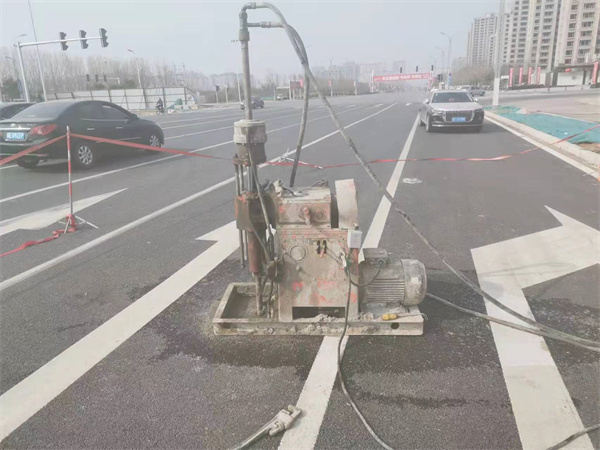 静乐公路路面下沉沉降开裂注浆加固施工